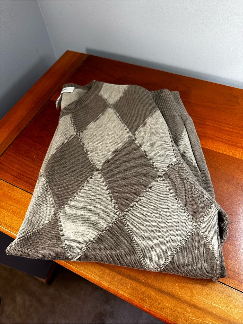 Diamond Patterned Crewneck Sweater